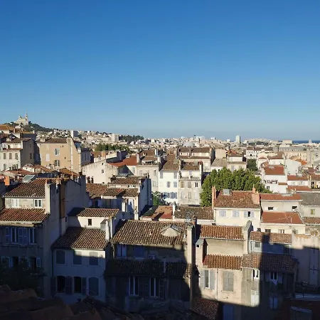 Le 5e Ciel : Un Nid Au Dessus De * Marseille