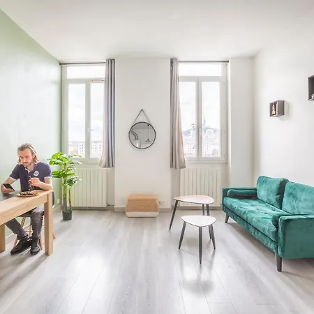 Ambassade Bretonne Vieux-port Hostel Marseille