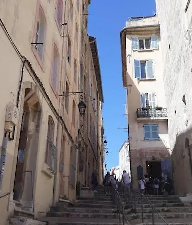 Apartment Plein Coeur Du Quartier Du Panier . Chaleureux T2. Marseilles