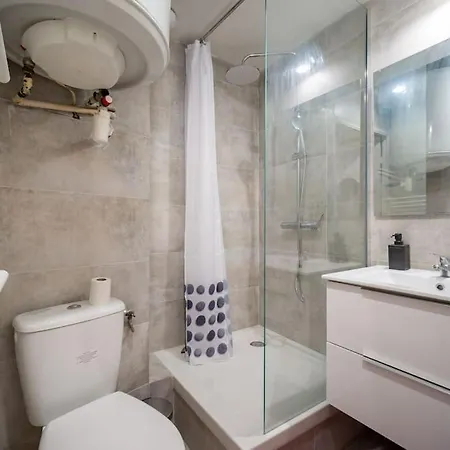Fully Equipped 2 To 4 People St Charles Marseille