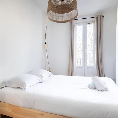 T2 * Place Du 4 Septembre Apartment *