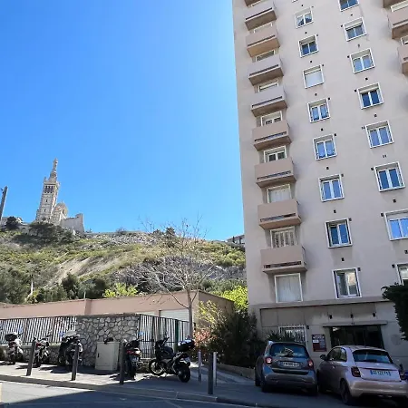 Endoume Notre Dame De La Garde T2 Avec Parking Appartamento
