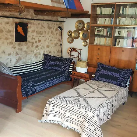 Little House With A Large Roof Garden In The Center * Marseille
