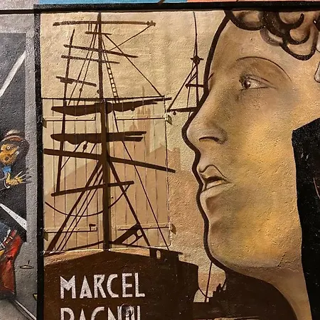 Le Panier De Papet,le Manon,vieux Port,mucem Marsiglia