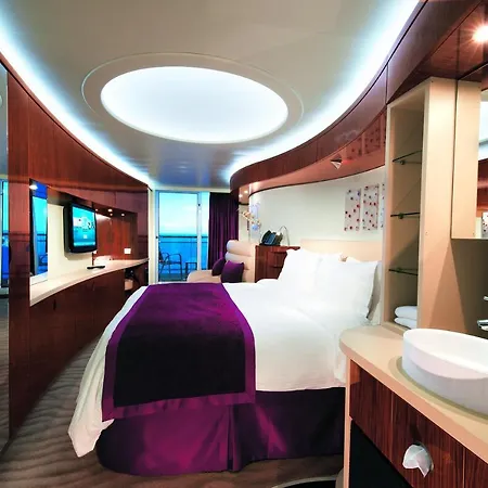 Botel Epic Rugby Boat - At Dock 4*