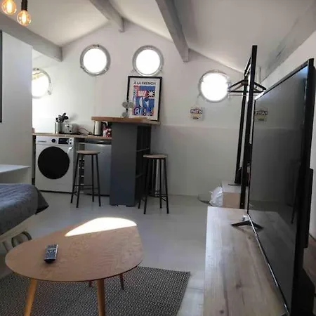 Flc- Atypical New Air-conditioned Studio, H24 Checks Apartment Marseille