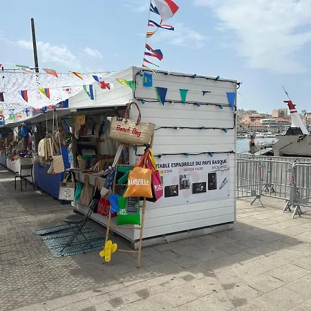 Standing Vieux Port 110 M2, *