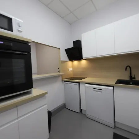 Loft 250m2 Avec Ecran Led Geant De 10m2 *