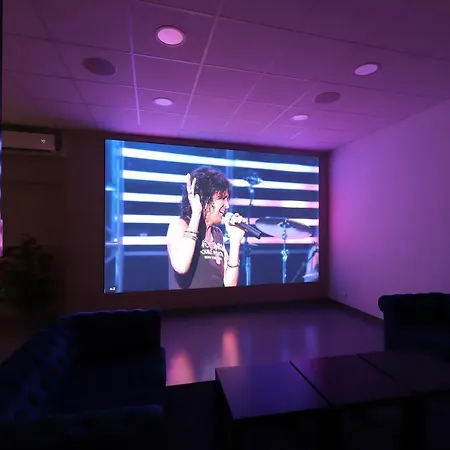 Loft 250m2 Avec Ecran Led Geant De 10m2 Aparthotel *