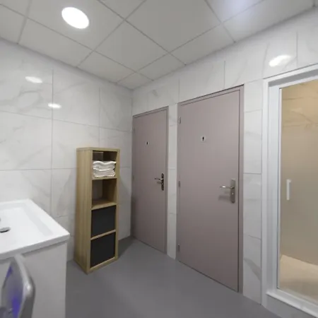 Loft 250m2 Avec Ecran Led Geant De 10m2 *