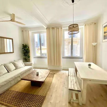 Plein Centre Apartamento *