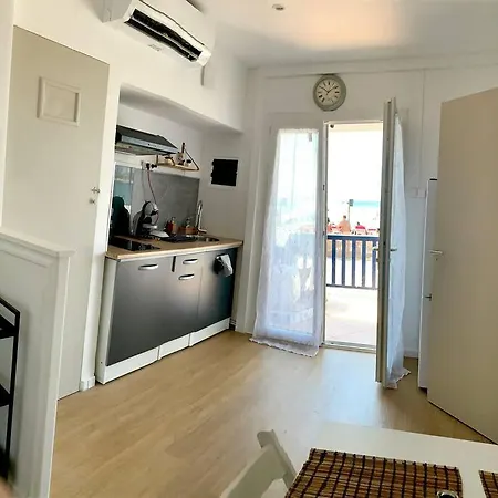 Holiday home Cabanon Les Pieds Dans L'eau… *