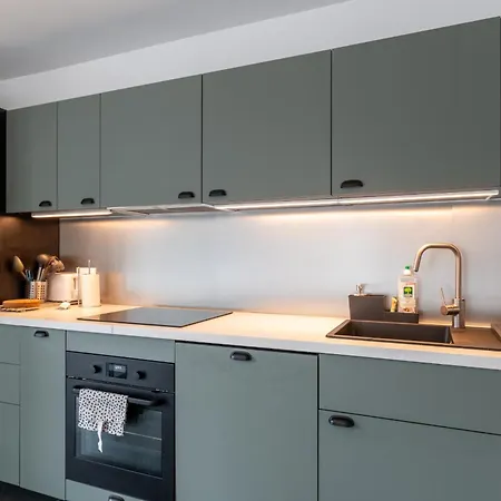 70 M2 Climatise Avec Balcon Et Parking Apartamento *