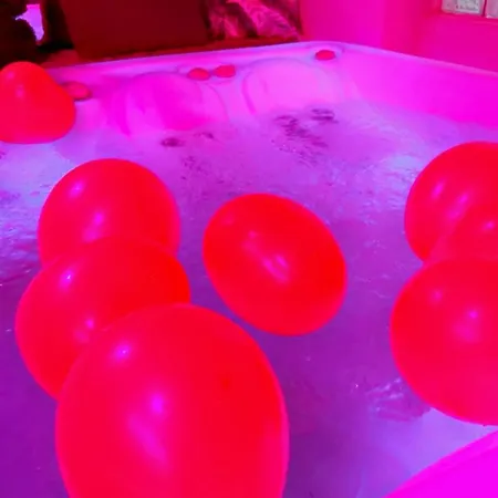 13 Nuances De Grey Jacuzzi *
