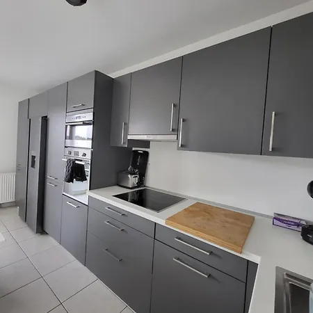 T3 Spacieux Et Paisible Avec Deux Places Parking Proche Vieux Port Apartment