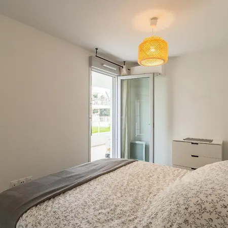 70 M2 Climatise Avec Balcon Et Parking Apartamento *