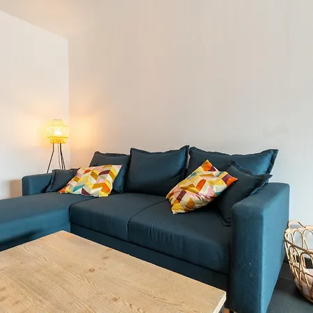 70 M2 Climatise Avec Balcon Et Parking Apartamento *