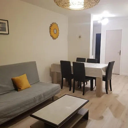 Apartment A 2 Pas De La !