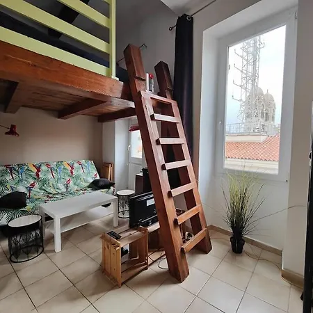 4 Pers In District Of The Typical Panier Apartment Marseille
