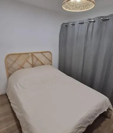 Saint Charles Apartment *