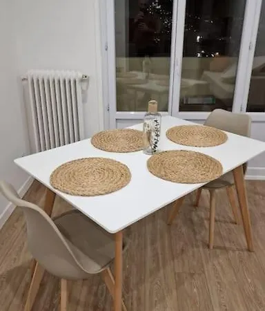 Saint Charles Apartment