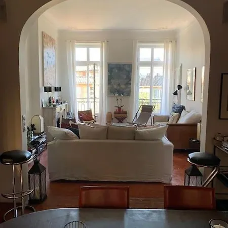 Coeur Longchamp, Grand Haussmannien Apartment Marseilles