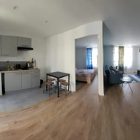 Charment T2 Quartier Createurs,metro Crs Julien. Apartment *