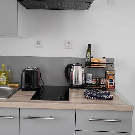 Apartment Charment T2 Quartier Createurs,metro Crs Julien. Marseilles