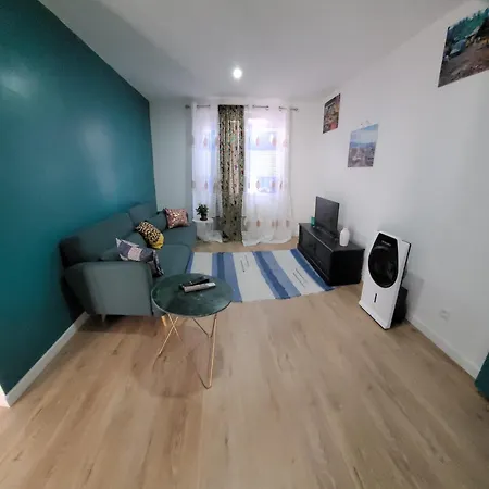 Apartment Charment T2 Quartier Createurs,metro Crs Julien. Marseilles