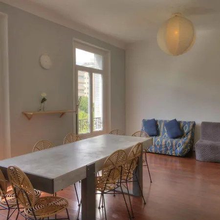 De Caractere Avenue Du Prado 4 Appartement