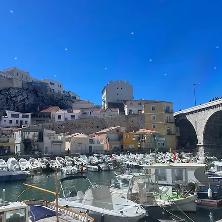 + Terrasse A 5min A Pied De La Mer Et Du Vallon Des Auffes Apartment Marseille