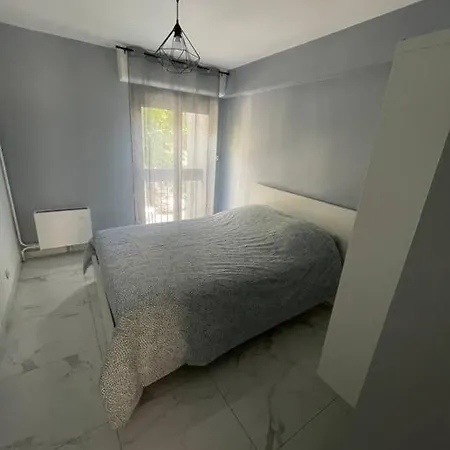 Apartment Renove Gare St Charles *