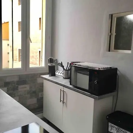 Sylvie's Home, In Panier, Vieux Port In Marseille