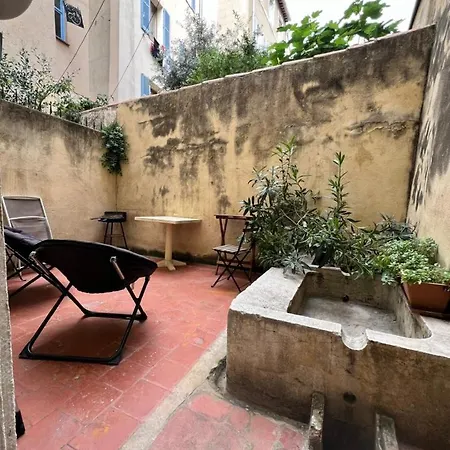T2 Avec Cour Privee Au Coeur Du Panier- Vieux Port Marseille