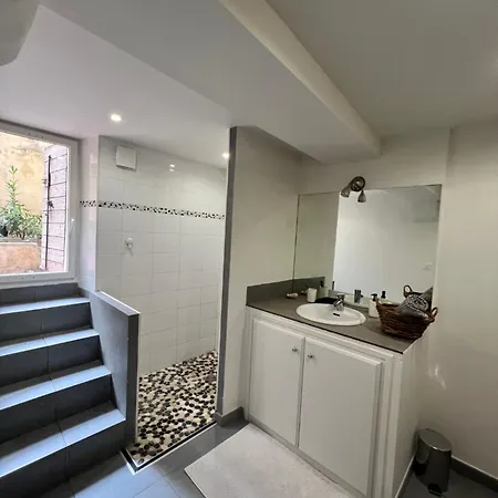 T2 Avec Cour Privee Au Coeur Du Panier- Vieux Port Apartment Marseille