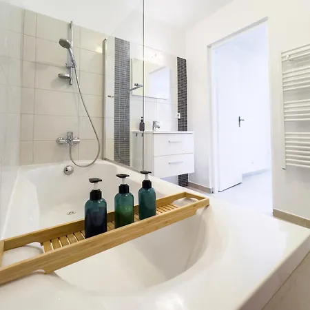 Ste Marguerite Elegant T2 Avec Terrasse Homestay *