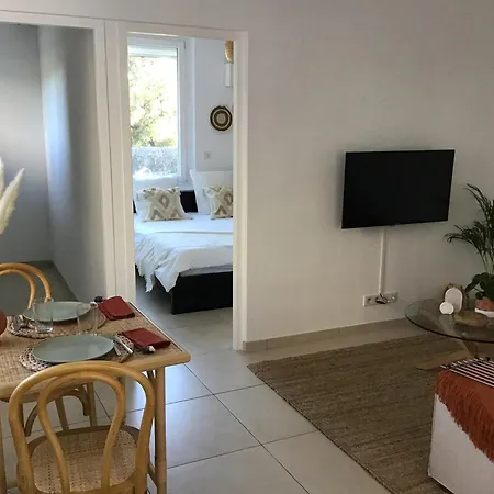 Ste Marguerite Elegant T2 Avec Terrasse Homestay *