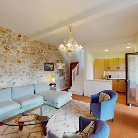 Holiday home A L'agachon - Jolie Petite Maison Au Bord De L'eau Marseille