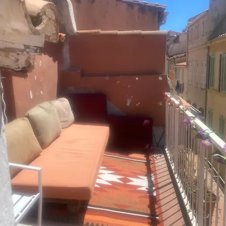Avec Terrasse Au Coeur Du Panier *