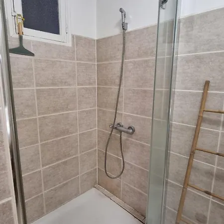 Grand T2 Surplombant Le Vieux Port