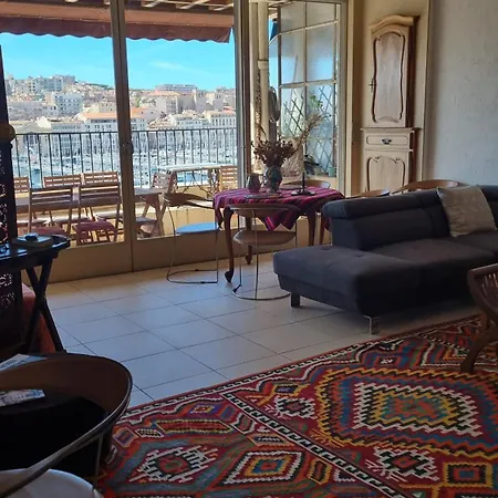 Grand T2 Surplombant Le Vieux Port Marseille