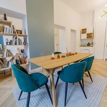 Republique Yourhosthelper Apartment