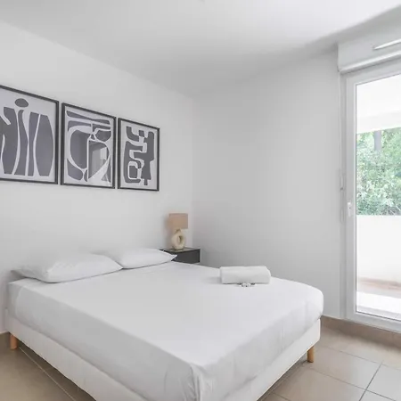 2 Bedroom With Balcony 10th Arr