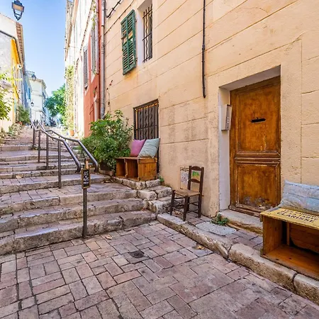 1 Bedroom In Center, Near Old Port * Marseille