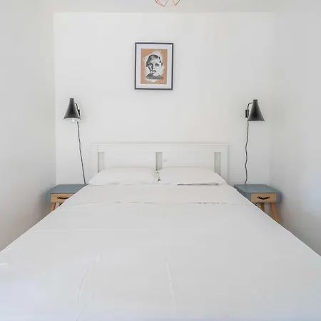 Apartment 1 Bedroom In Center, Near Old Port *