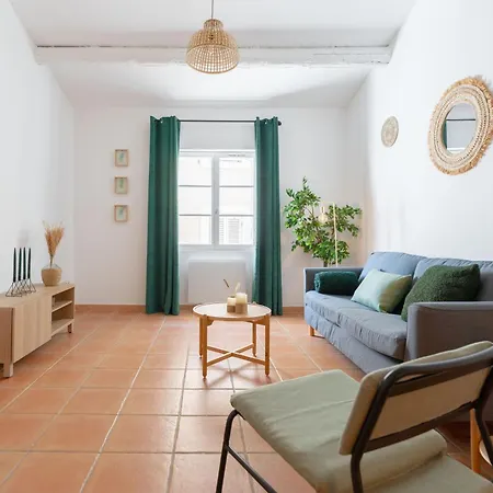 Spacieux Au Coeur Du Panier Appartement Marseilles