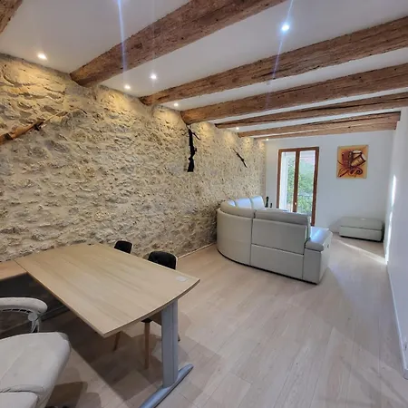 Jacuzzi, Plage, Vieux Port Apartment