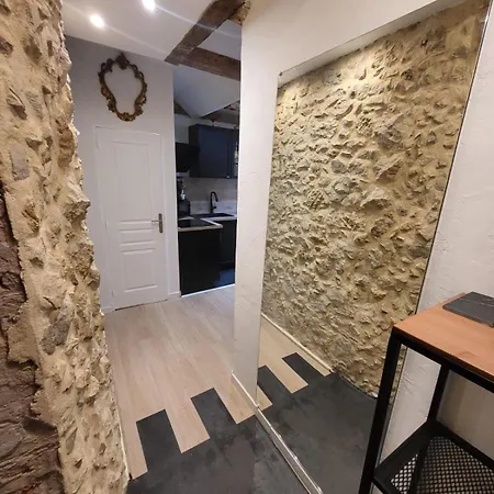 Jacuzzi, Plage, Vieux Port Apartment