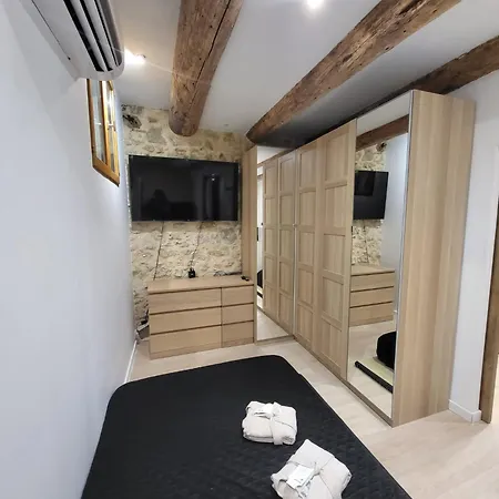 Jacuzzi, Plage, Vieux Port Apartment *