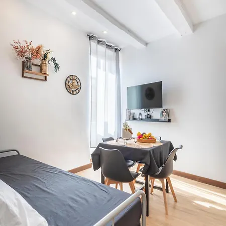 Adira Panier 2 Etoiles Apartment